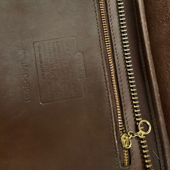 Vintage 1970's Vintage Coach Classic Shoulder Bag - Picture 2 of 7